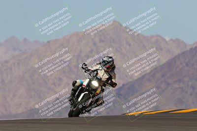 media/Oct-03-2022-Moto Forza (Mon) [[5f077a3730]]/Intermediate Group/Session 4 (Turn 9)/